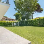 Rent 7 bedroom house of 320 m² in Roma