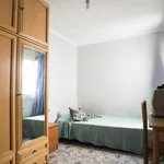 Rent 4 bedroom apartment in Barcelona