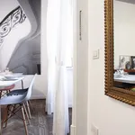 Rent 7 bedroom apartment of 130 m² in Milan