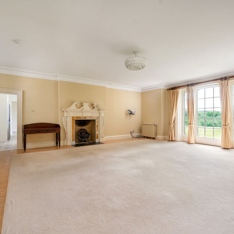 8 bedroom house to let Bretby