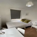 Rent a room of 60 m² in london