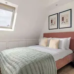 Rent 3 bedroom apartment of 85 m² in paris