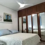 Rent a room of 90 m² in Valencia