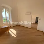 Affitto 3 camera appartamento di 169 m² in Bari