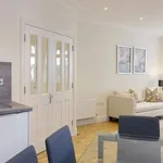 Rent 3 bedroom flat in London