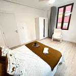 Rent a room of 100 m² in valencia