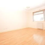 Flat to rent in Cedar Road, Kettering NN16