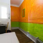 Rent a room in lisbon