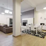 Rent 5 bedroom apartment of 140 m² in Milan