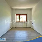 Affitto 4 camera appartamento di 106 m² in Rome