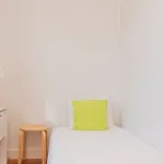 Rent 5 bedroom apartment of 102 m² in Lisbon