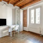 Rent 1 bedroom apartment of 30 m² in Milan