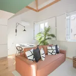 Rent 2 bedroom apartment of 70 m² in Porto