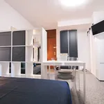 Rent 1 bedroom apartment of 25 m² in Barcelona