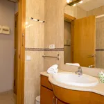 Rent 3 bedroom apartment of 35 m² in Barcelona