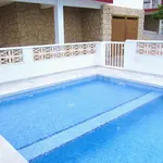 Alquilo 3 dormitorio casa de 145 m² en Castellon']