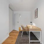 Rent 5 bedroom apartment of 76 m² in Berlin