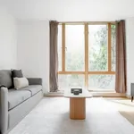 Rent 2 bedroom apartment of 1005 m² in London