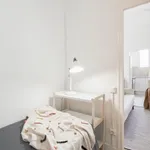 Rent 3 bedroom apartment in Barcelona