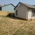 Rent 2 bedroom house of 310 m² in Johannesburg