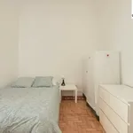 Rent 16 bedroom apartment in Lisbon