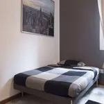 Rent 4 bedroom apartment in Milan