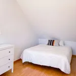 Rent 1 bedroom apartment of 40 m² in lisbon