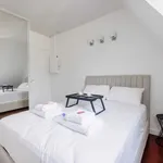 Appartement de 110 m² avec 1 chambre(s) en location à Paris