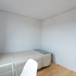 Rent 9 bedroom house in Porto