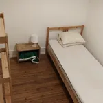 Rent 4 bedroom apartment in Lisbon