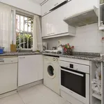 Rent a room of 190 m² in madrid