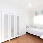 Rent a room of 72 m² in madrid