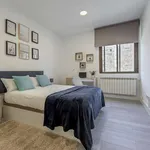 Rent a room of 200 m² in madrid