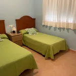 Rent 3 bedroom house of 135 m² in Valencia