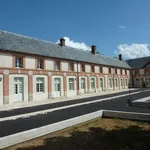 Rent 3 bedroom apartment of 91 m² in FONTAINEBLEAU