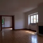 Rent 4 bedroom house of 250 m² in Lisboa