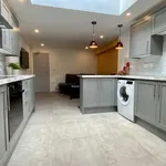 Rent 5 bedroom house in West Midlands