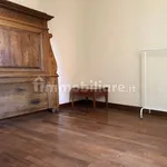 Affitto 4 camera appartamento di 120 m² in Perugia