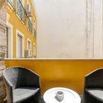 Rent 3 bedroom apartment of 200 m² in lisbon