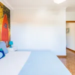 Rent 2 bedroom apartment of 80 m² in Porto