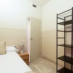 Rent 2 bedroom apartment of 646 m² in Barcelona