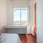 Rent 3 bedroom apartment of 65 m² in Barcelona