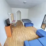 Rent 3 bedroom apartment in Midwood