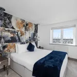 Rent 3 bedroom apartment in Brighton Marina