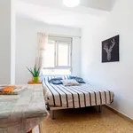 Rent 4 bedroom apartment in Valencia