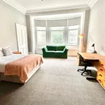 Rent 6 bedroom flat in Glasgow