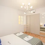 Rent 5 bedroom apartment of 86 m² in Porto