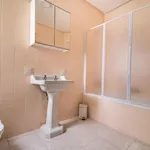 Rent 4 bedroom apartment in Madrid