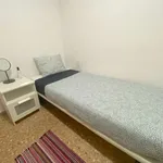 Rent a room of 100 m² in valencia