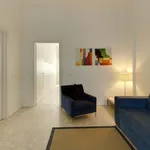 Rent 4 bedroom apartment of 70 m² in Milan